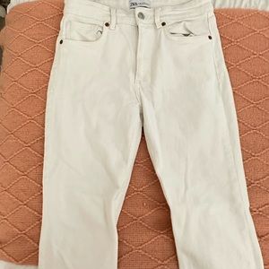 zara jeans size 6! never worn💘